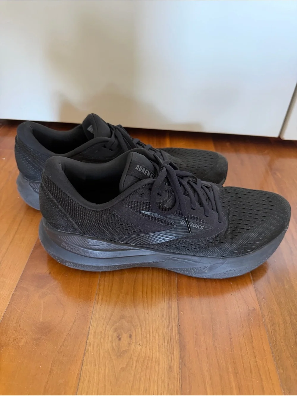 Brooks Men’s Black Wide Adrenaline GTS 24